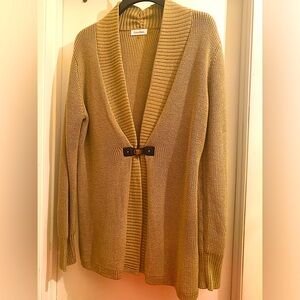 Gold threaded knitted toggle front long sleeve cardigan.